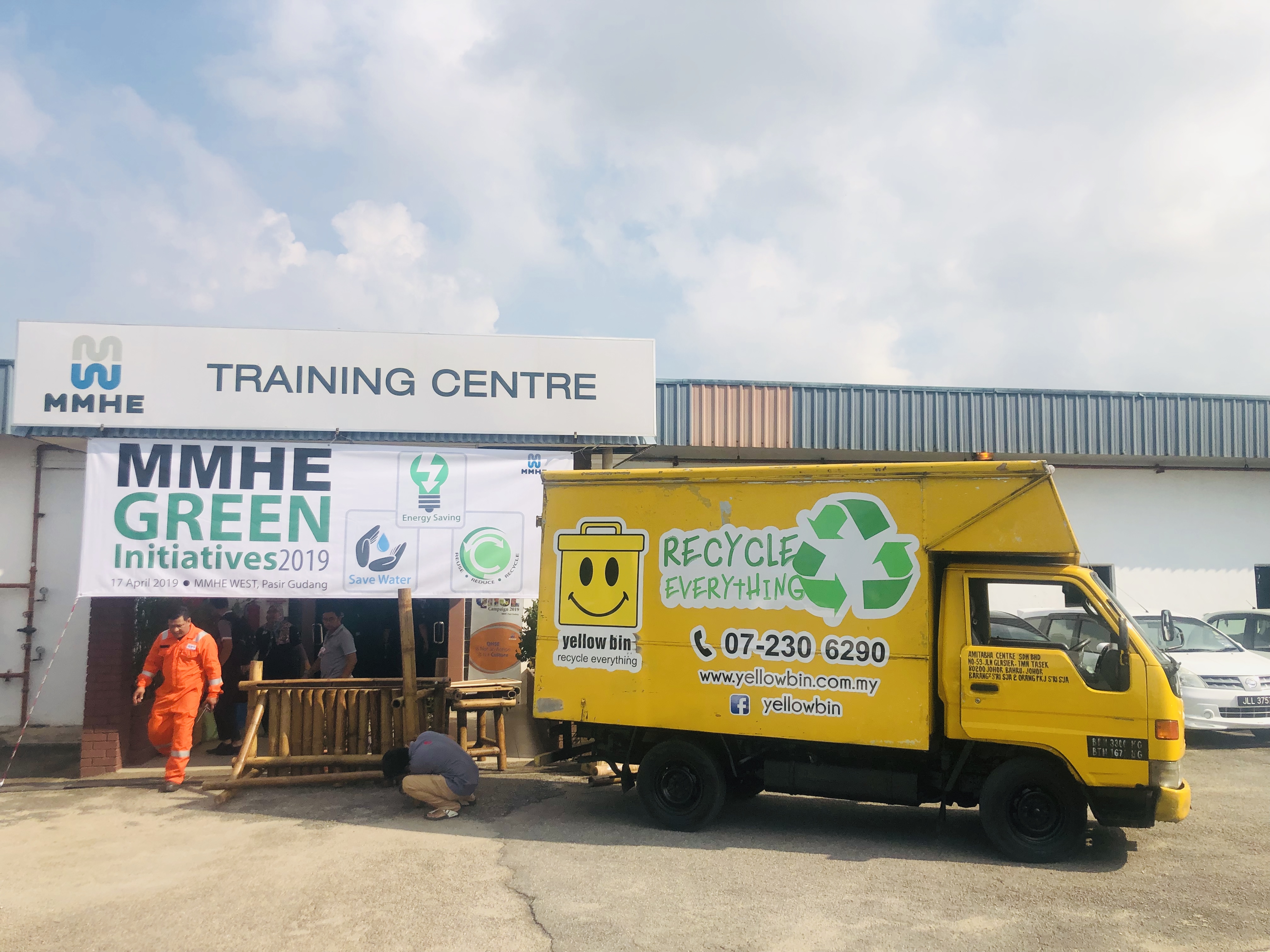 Yellow Bin textile recycling event at MMHE Green Campaign, Johor Bahru — kitar semula pakaian