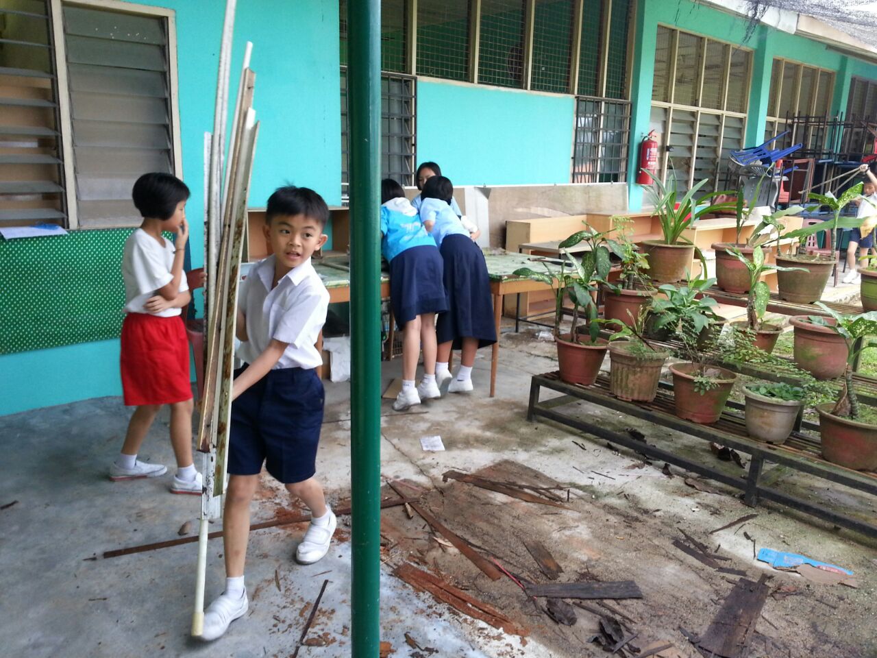 Yellow Bin kitar semula pakaian school textile recycling event at SJK(C) Kempas Baru, Johor