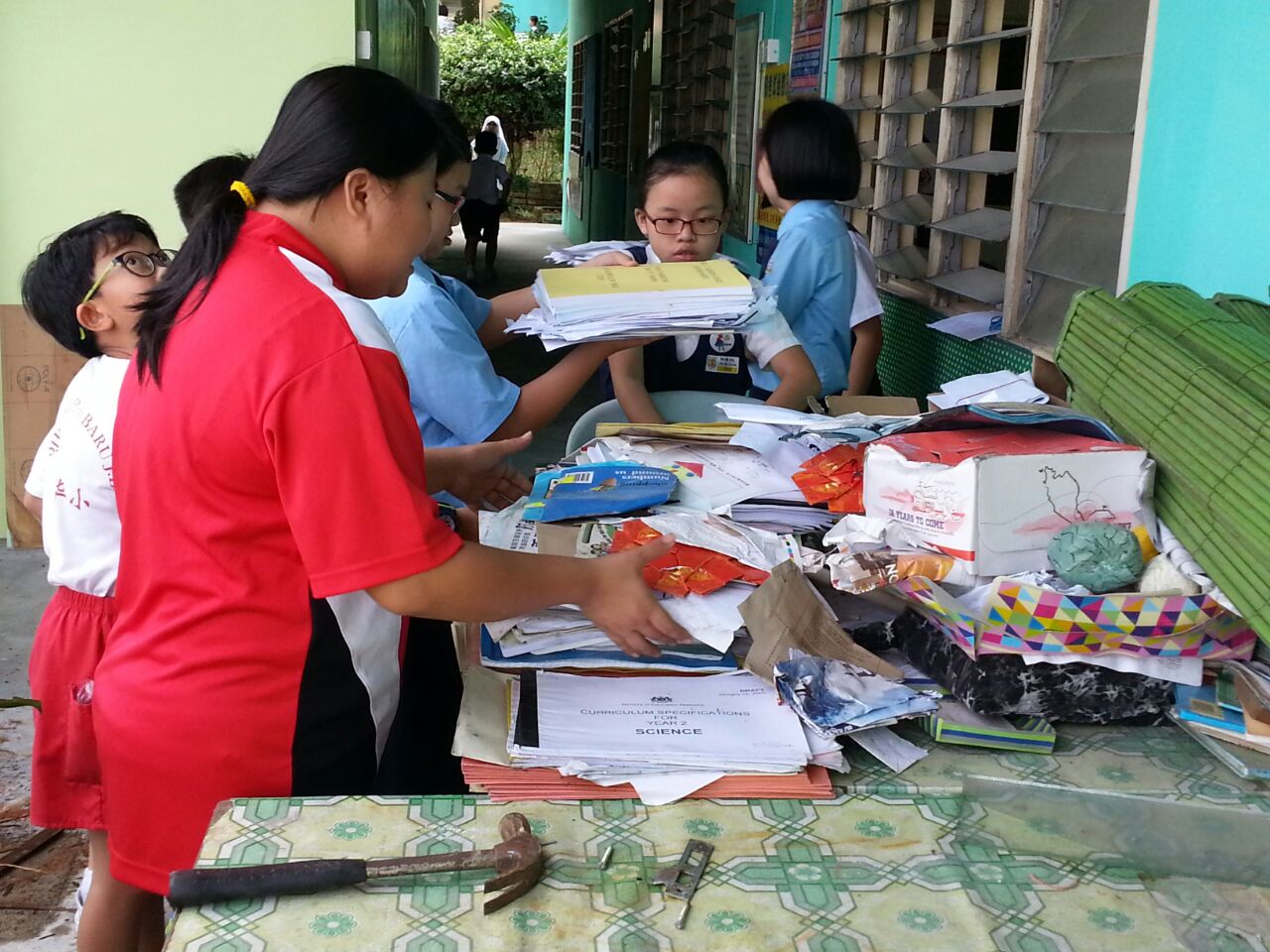 Yellow Bin kitar semula pakaian school textile recycling event at SJK(C) Kempas Baru, Johor